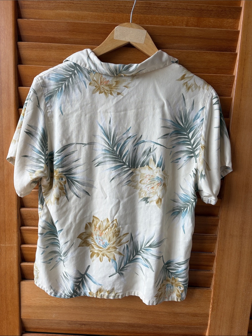 Banana Bay 100% Silk Hawaiian Aloha Shirt Womens Luxury Resort Wear Large - Picture 4 of 4